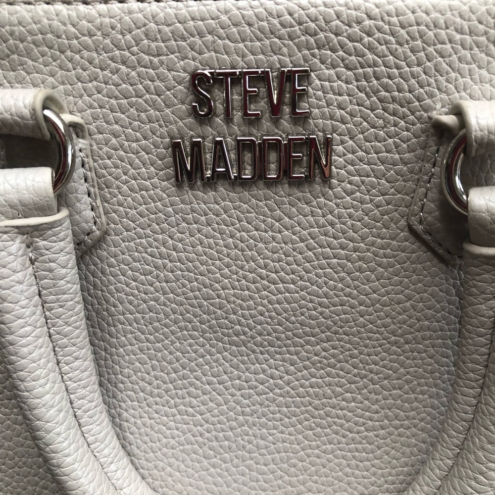 Steve Madden gray adjustable crossbody bag